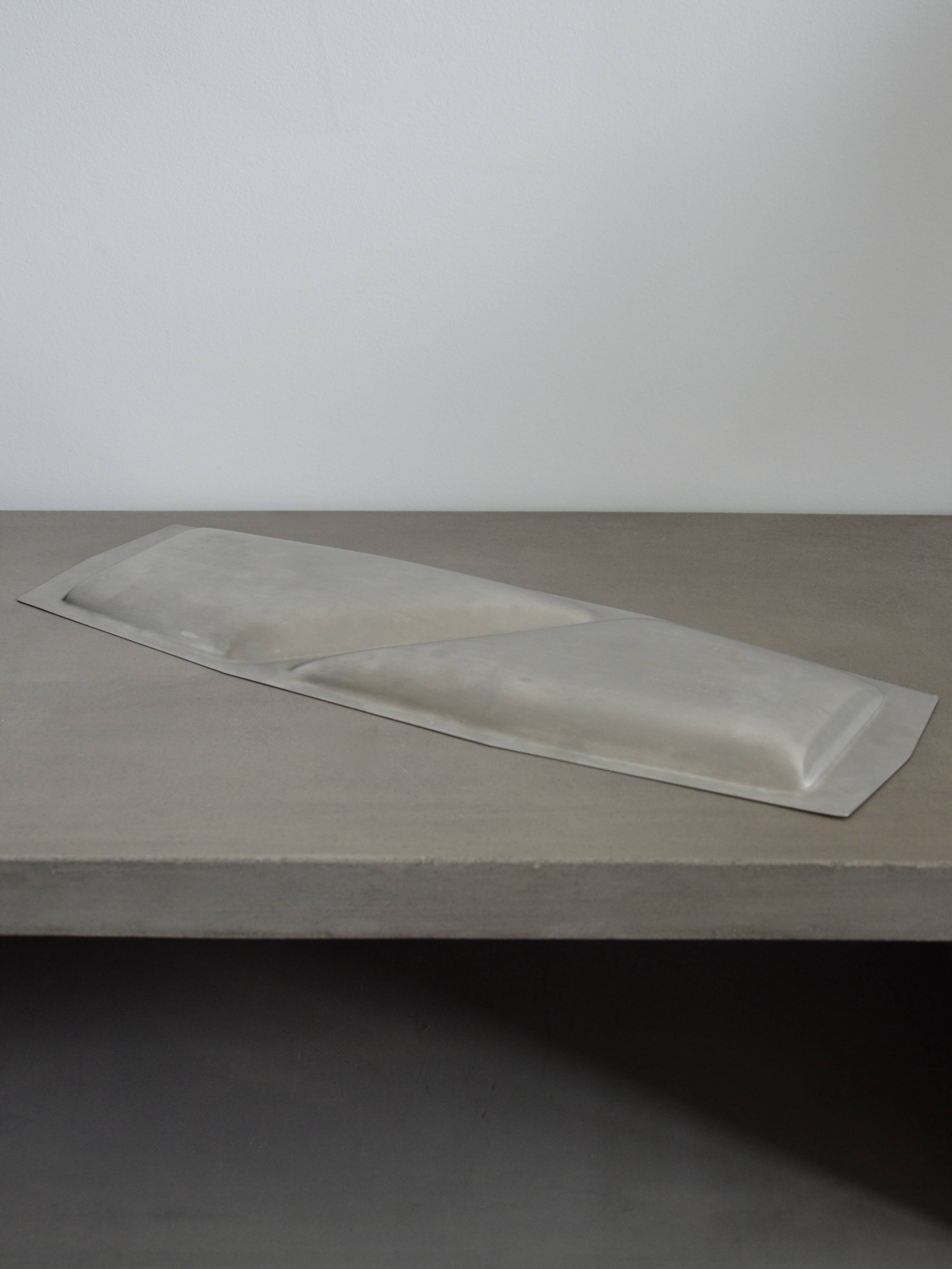 Long Plateau Vintage Metal Design Space Age / Futuristic / 70's