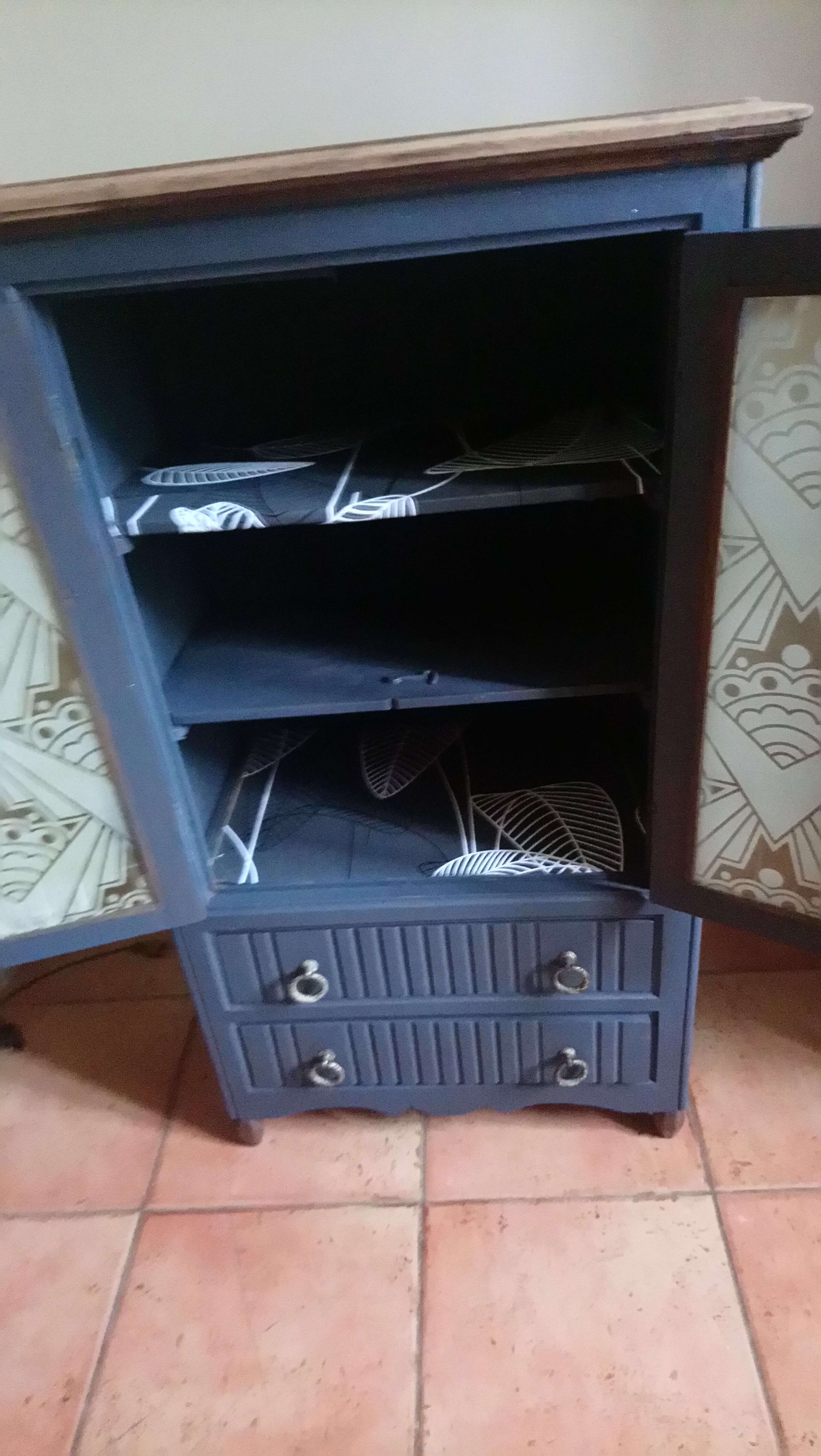 Small closet vintage