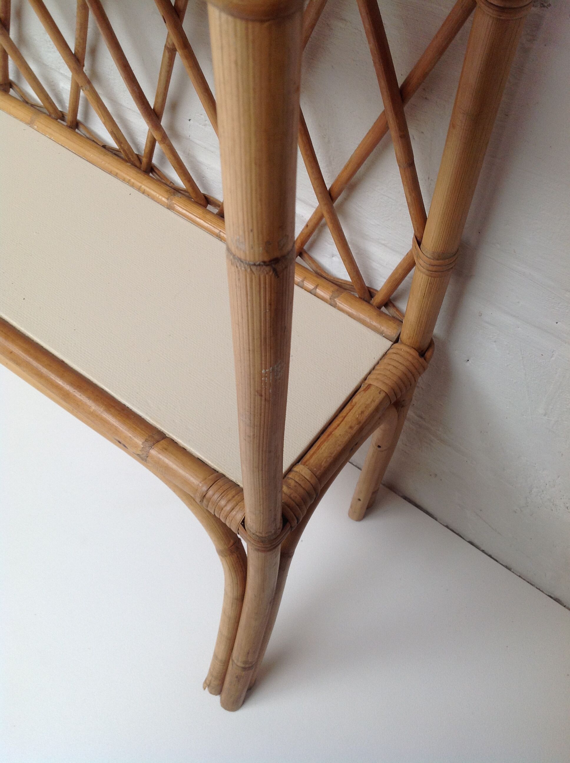 Bookcase shelf in bamboo and vintage rattan