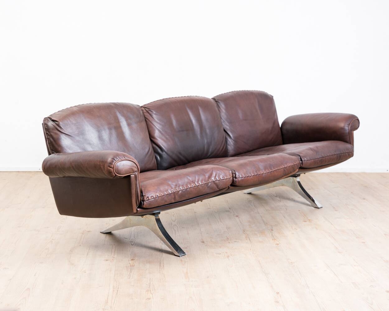 Brown leather 3-seater sofa by Sede, model DS 31, vintage 1960s.