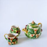Tea service consisting of a teapot, a milk jug and a numbered hazelnut slip sugar bowl