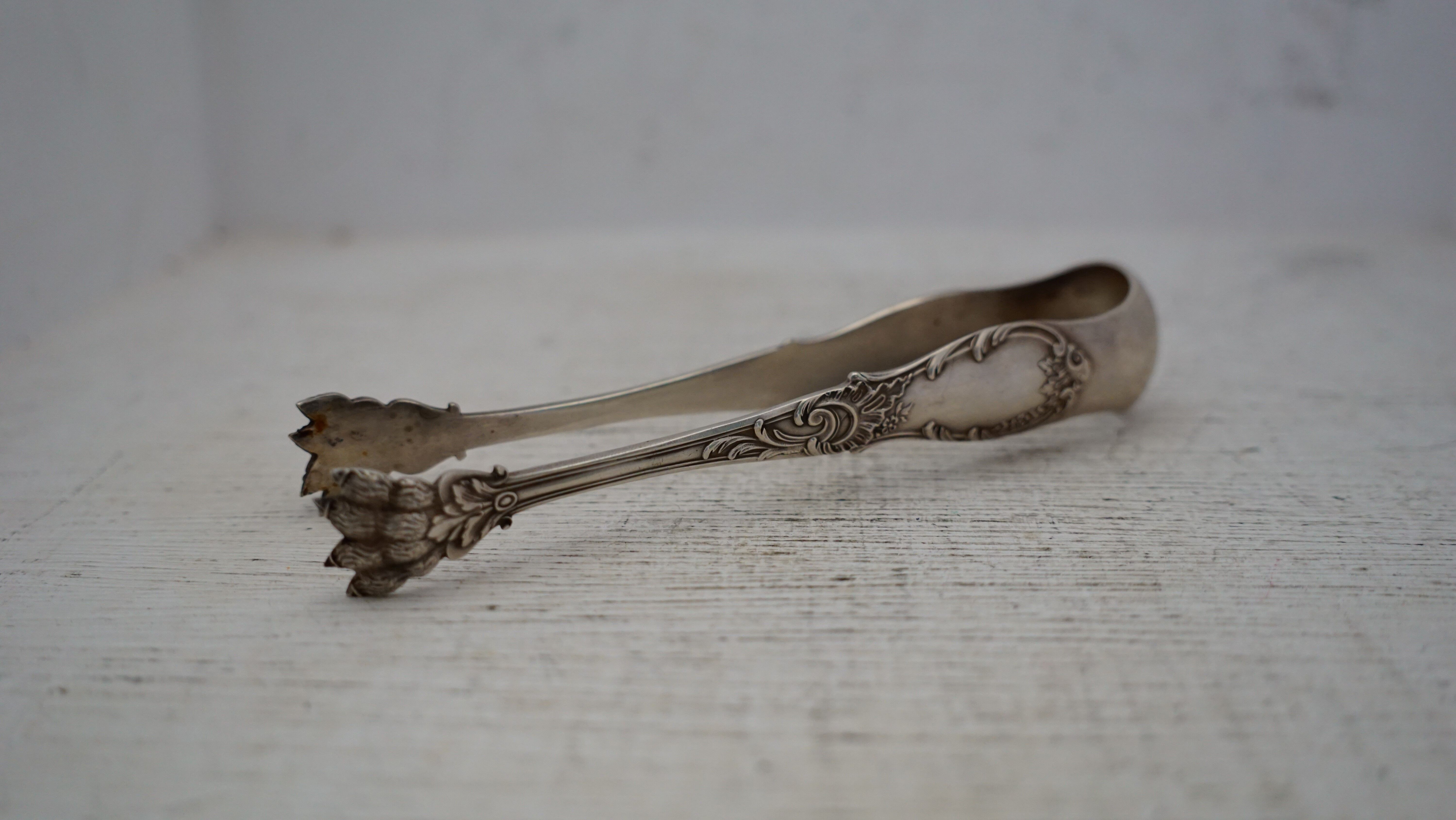 Sweetener and silverware clips