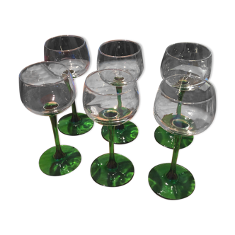 6 white wine glasses