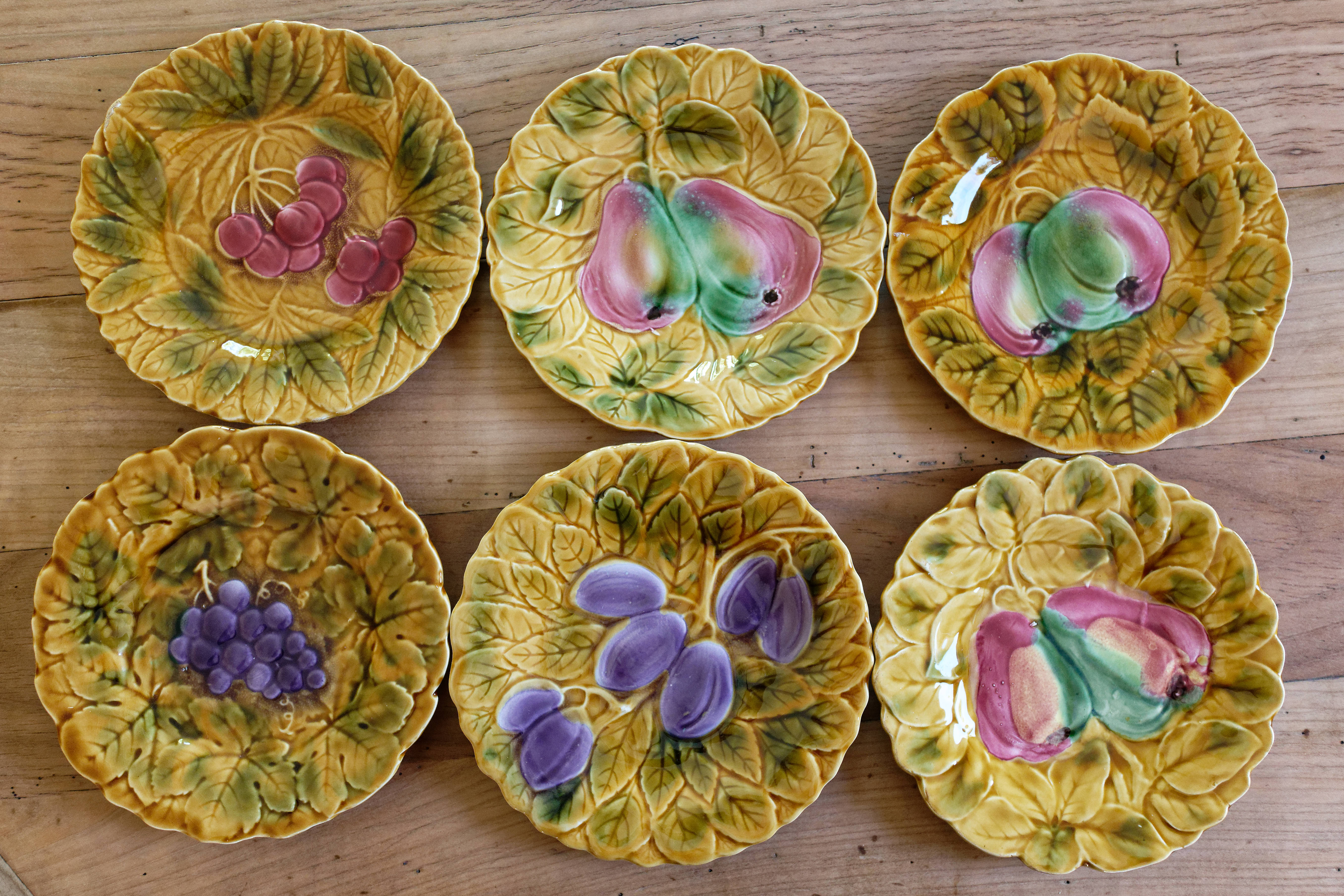 lot of 12 fruit barbotine dessert plates Sarreguemines