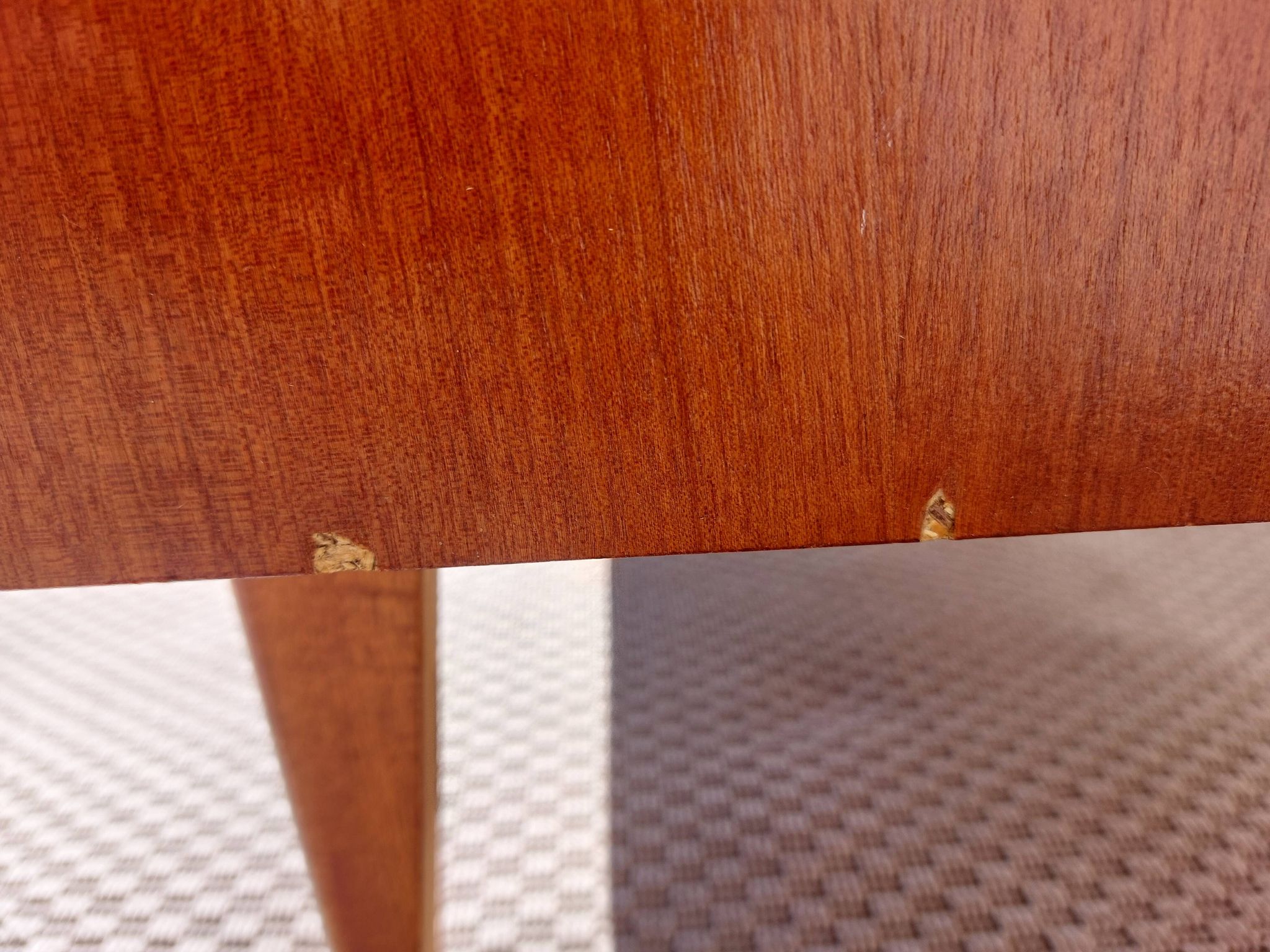 Scandinavian style commode
