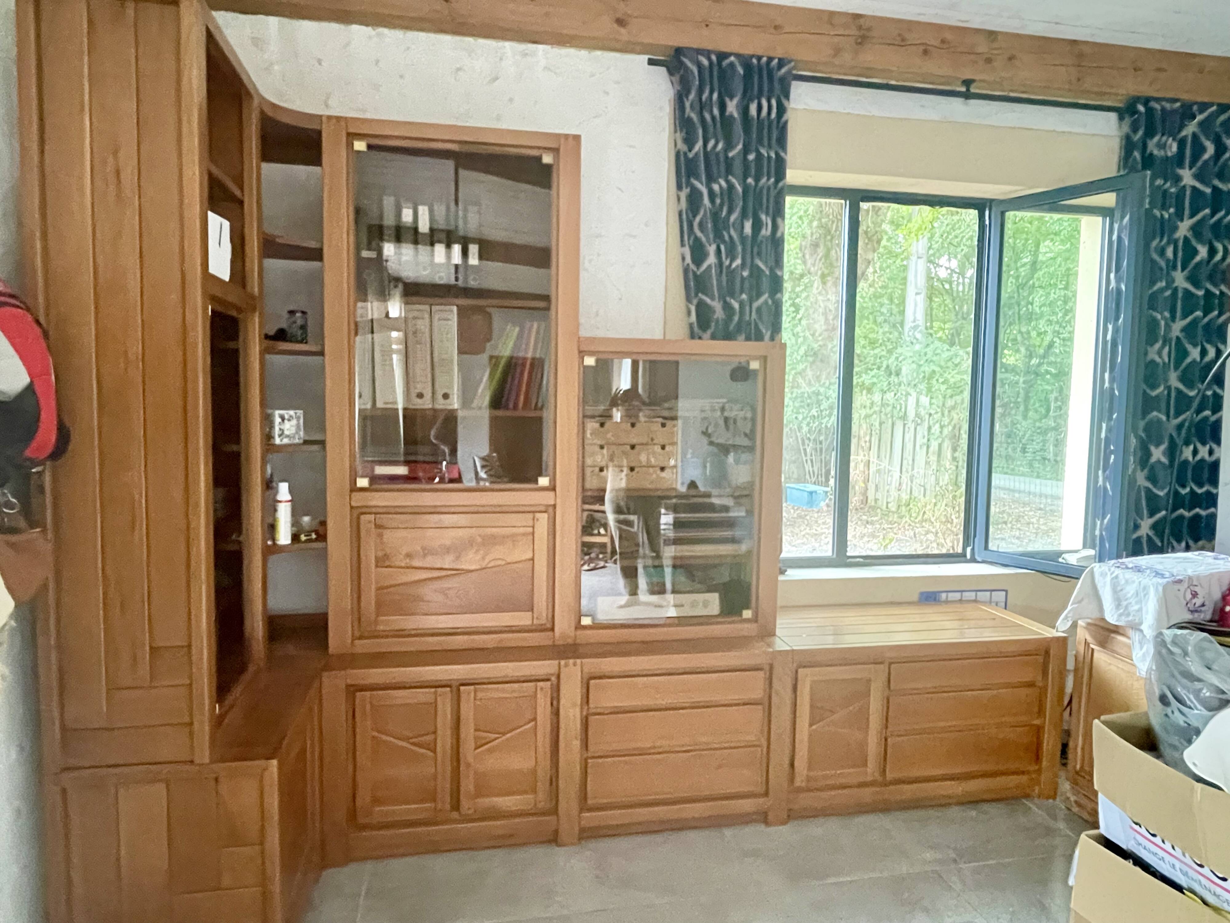 Corner buffet shelf in solid elm desmarchelier