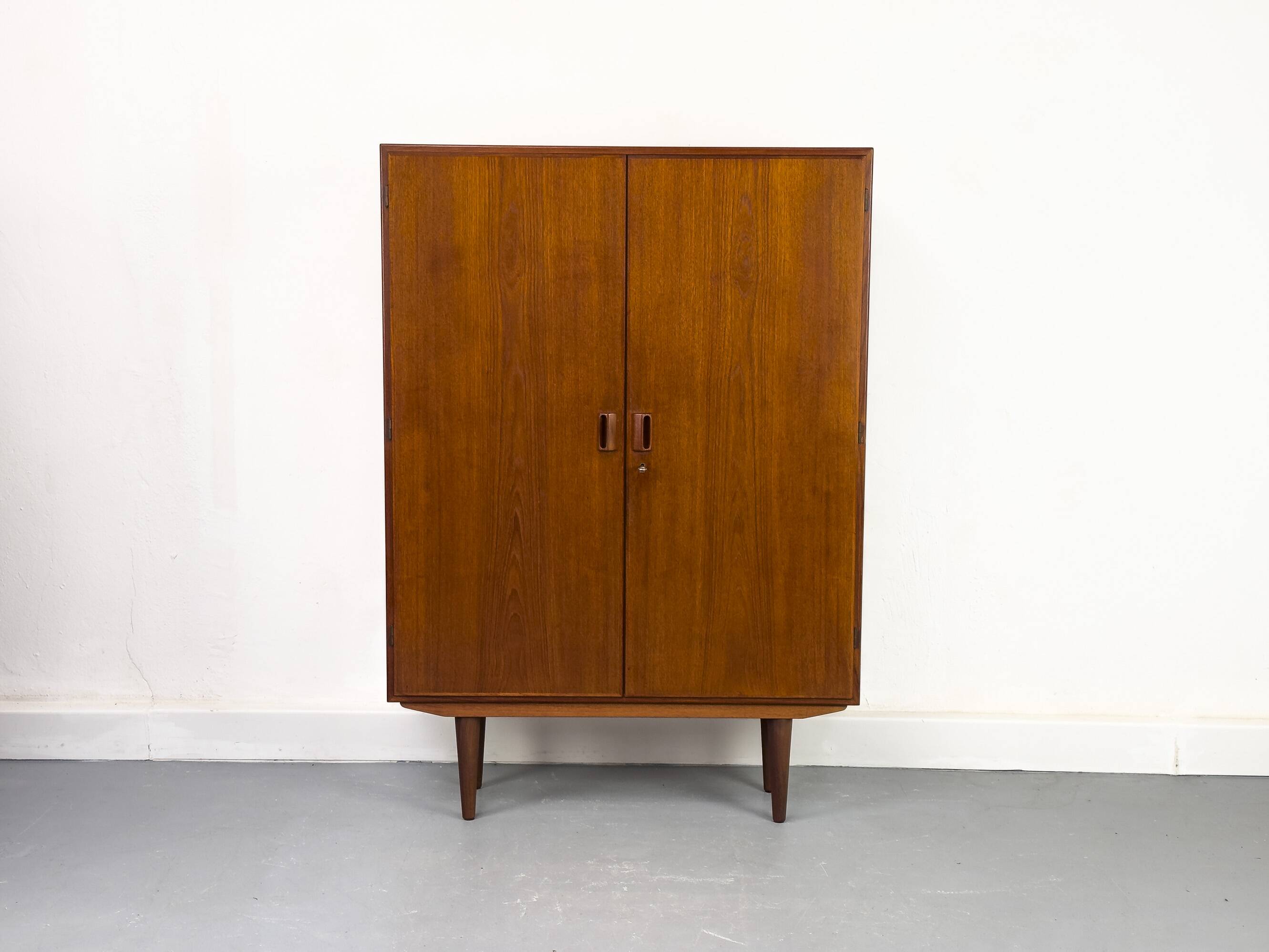 Danish Cabinet in Teak by Børge Mogensen for Søborg Møbelfabrik, 1960s