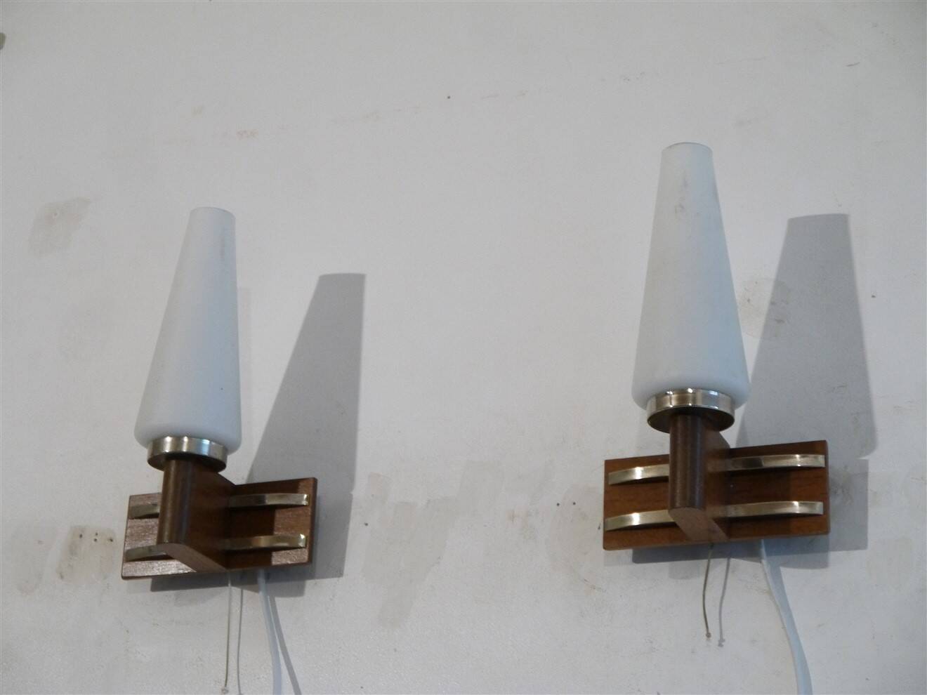 Pair of Scandinavian wall lights in teak and opaline from the 1960s.
