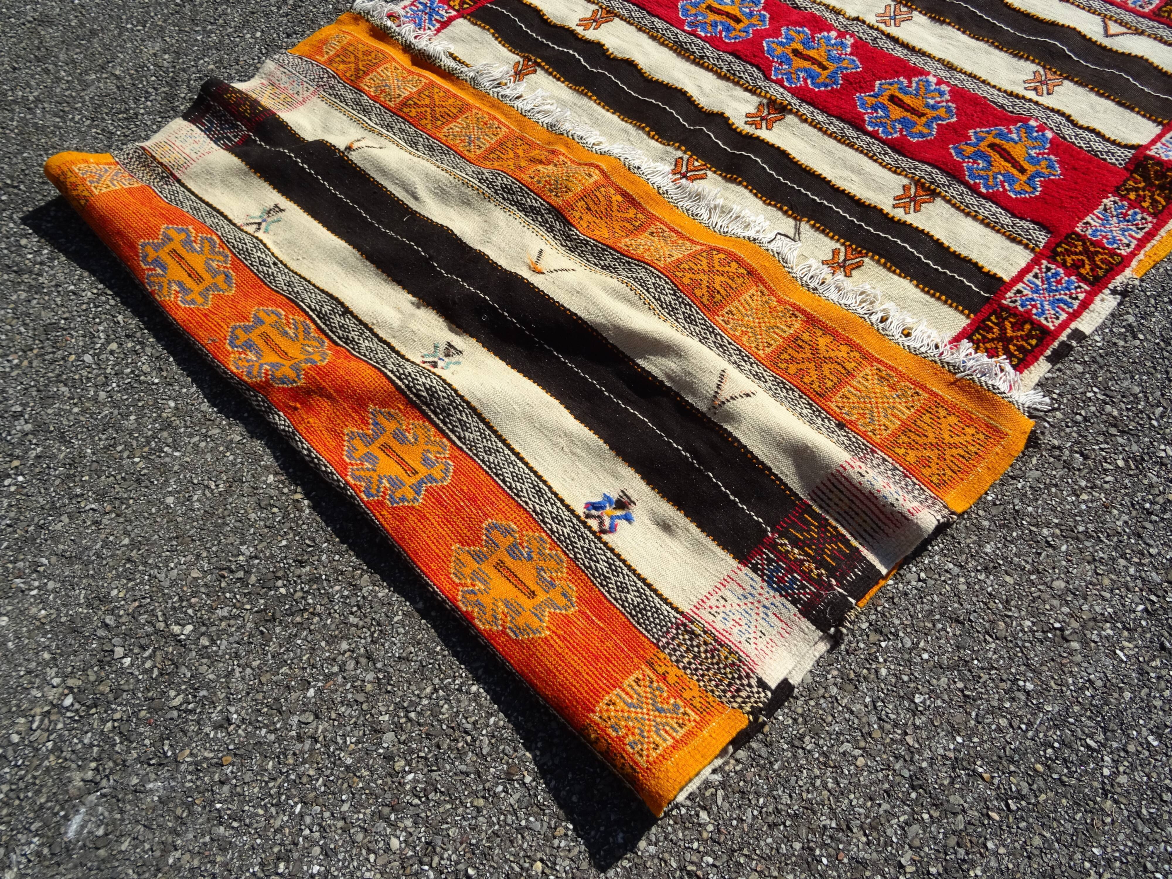 Handmade Berber carpet 250 x 136 cm