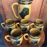 Ancien service pichet & 5 chopes céramique décor vigne raisin jaune vert vintage