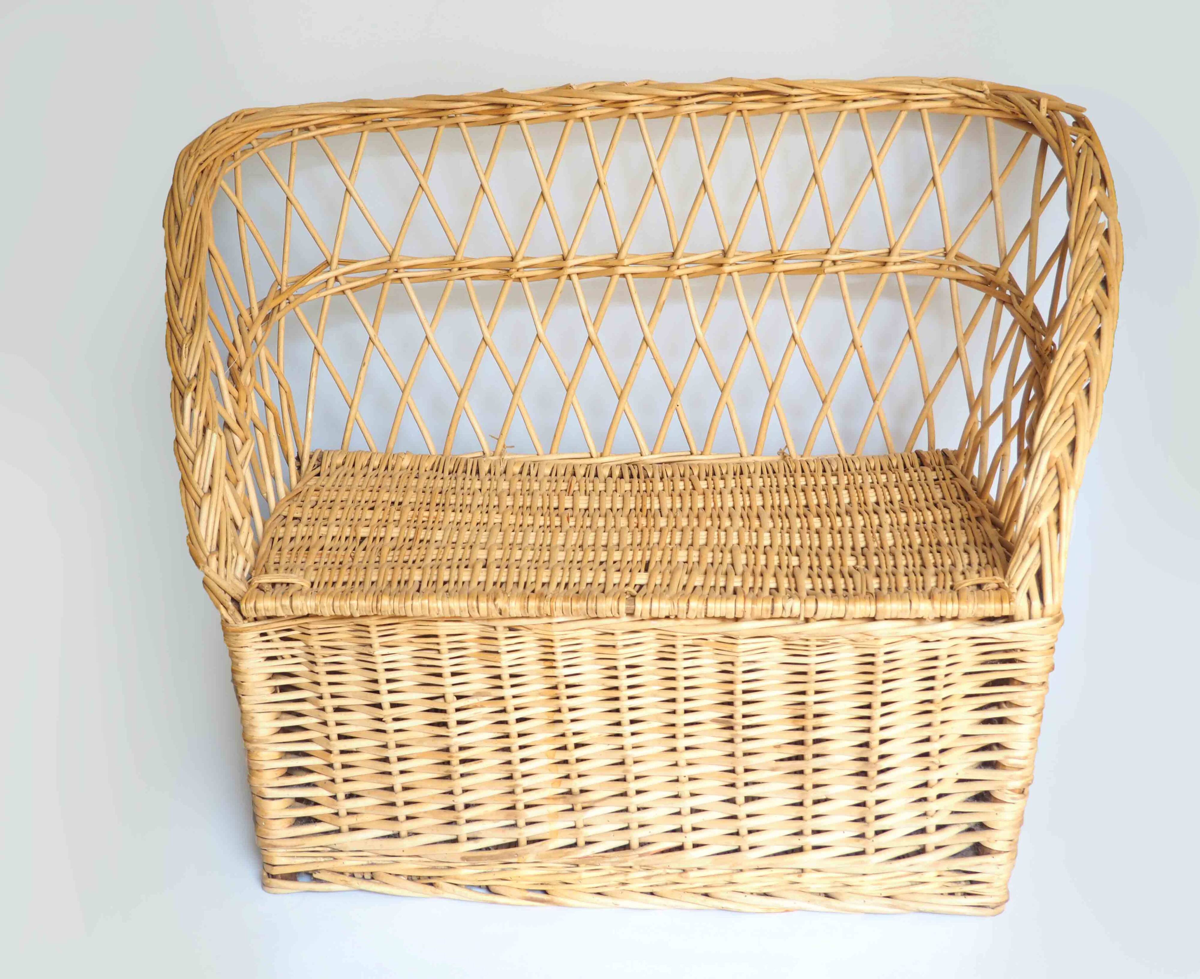 Corolla rattan bench chest