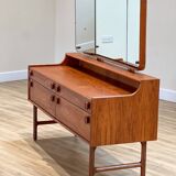 Dressing table (by Meredew)