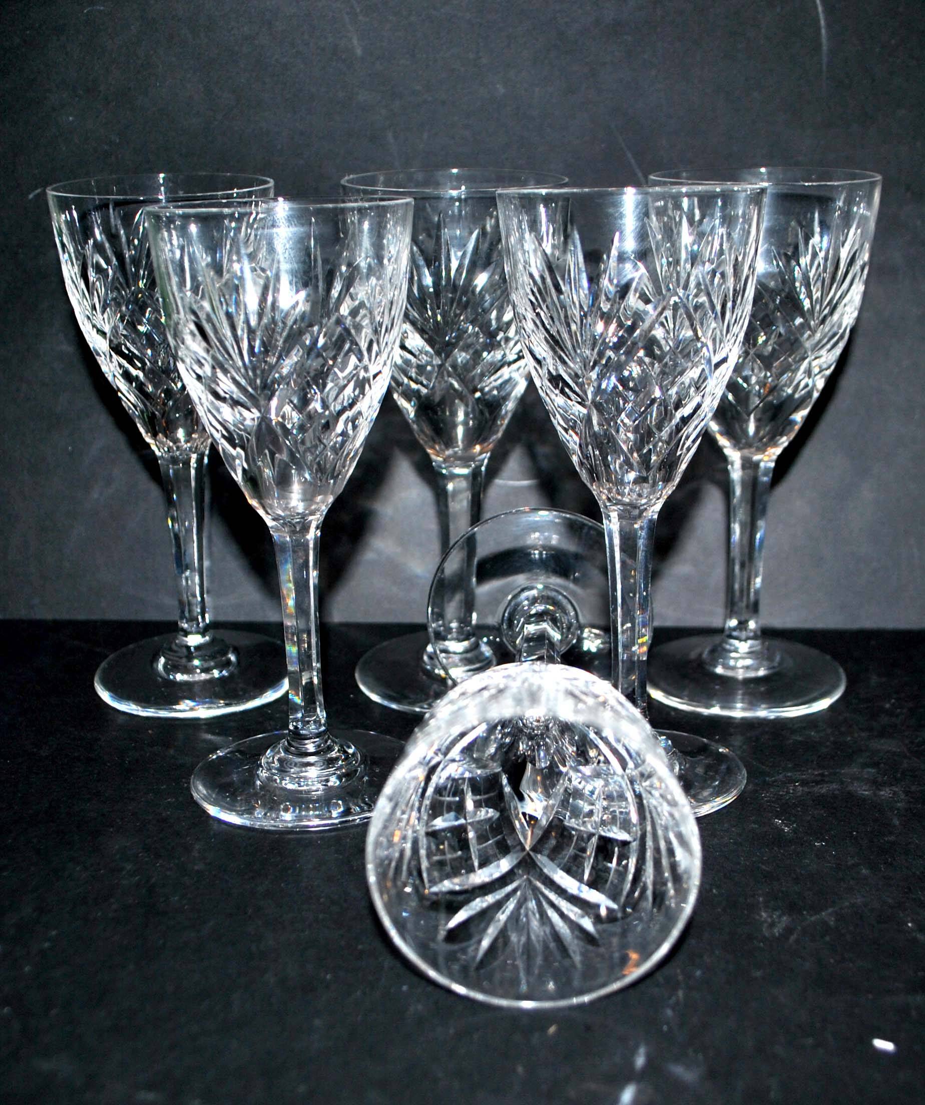 Set of 6 Chantilly wine glasses in cut crystal signed by Saint-Louis 14cm