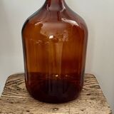 Give me amber Jeanne.