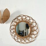 Miroir vintage en rotin formant une fleur