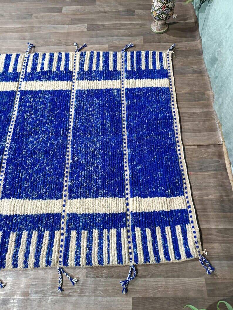 Handmade Berber rug from the Oued Zam region, traditionally made, size 200 x 300 cm, blue