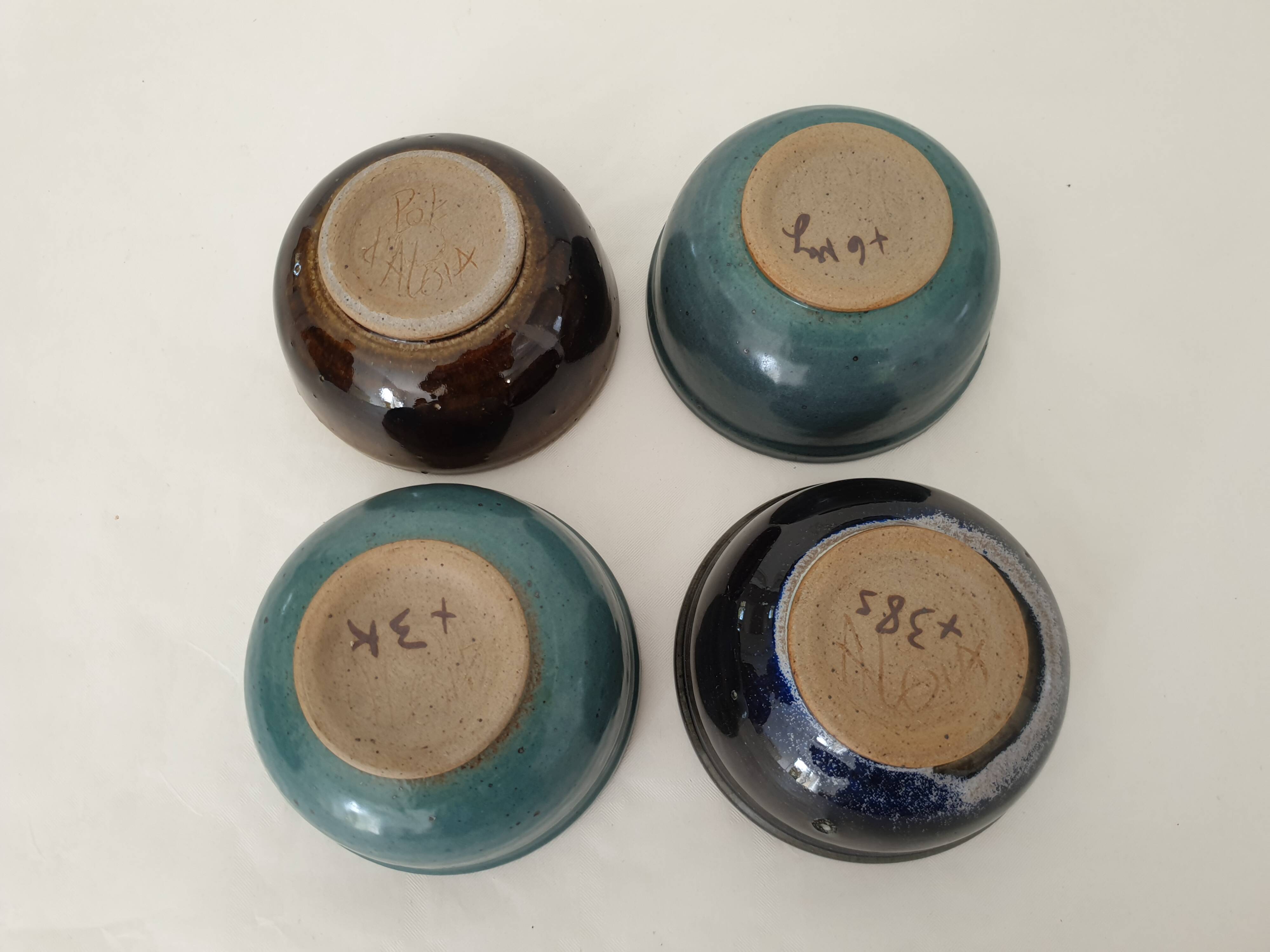 Set of 4 ramekins Bowls / cups in glazed ceramic Signed Alésia