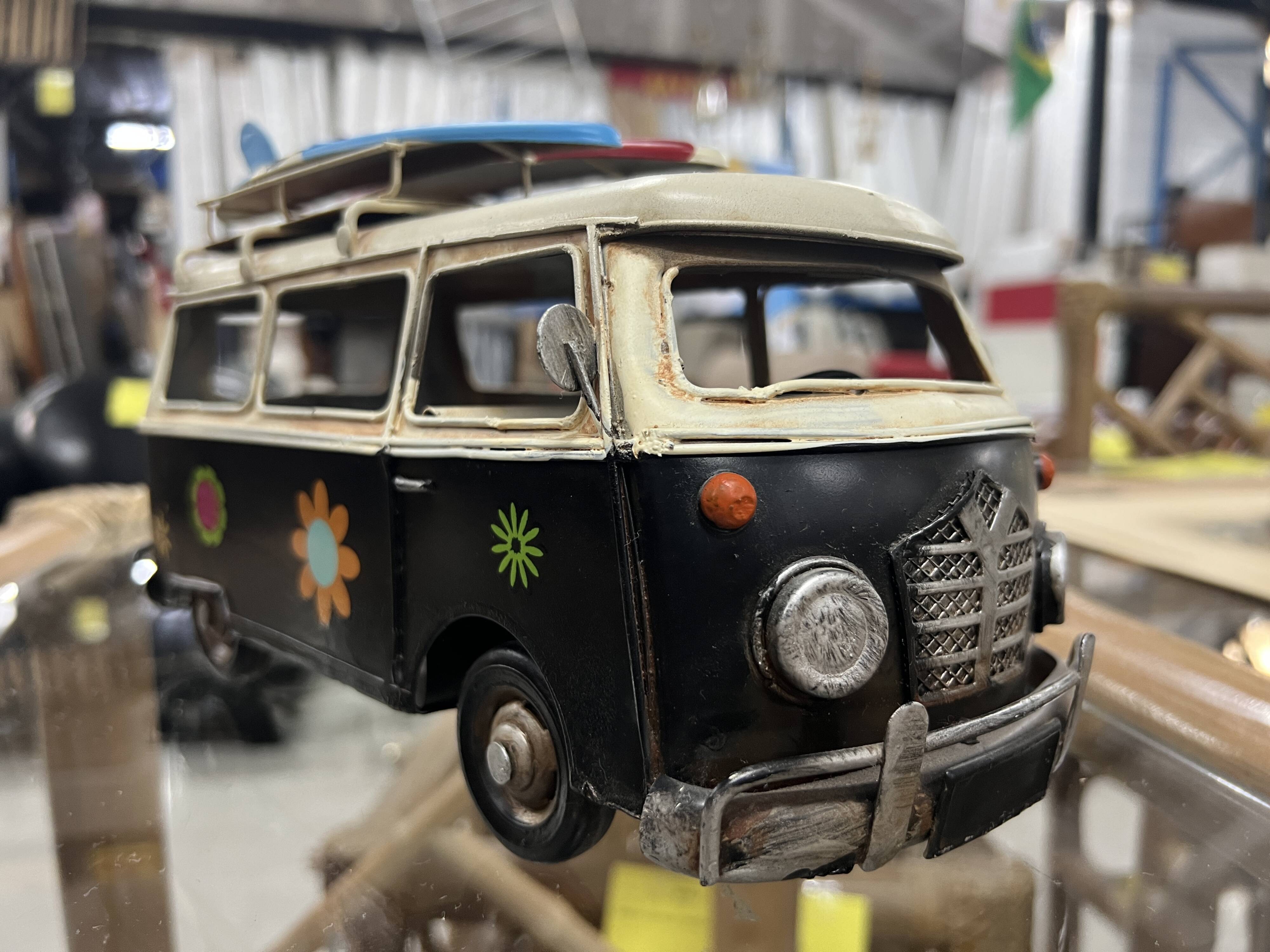Voiture de camping vintage en miniature
