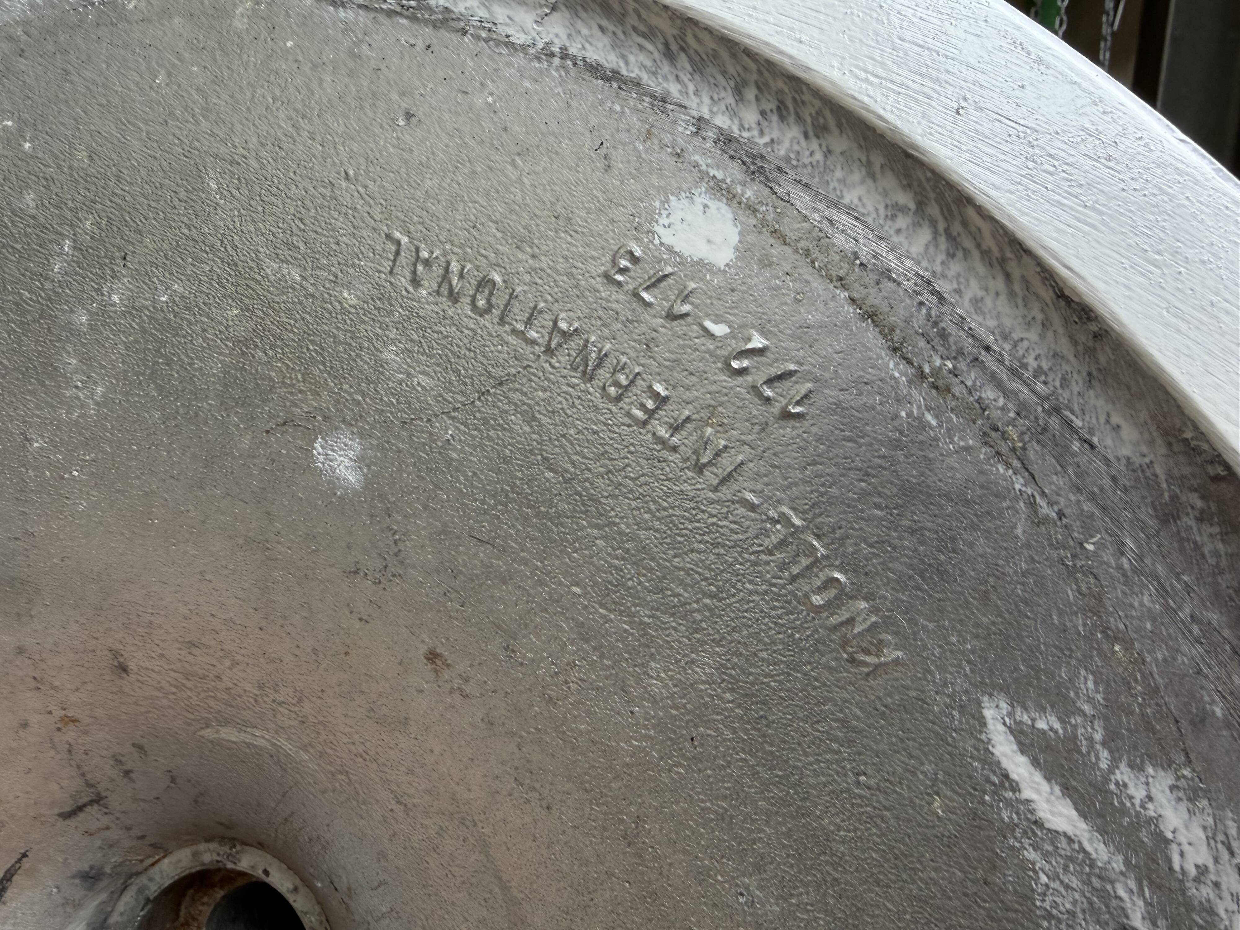 Original Knoll Tulip dining table in Carrara marble (120cm)