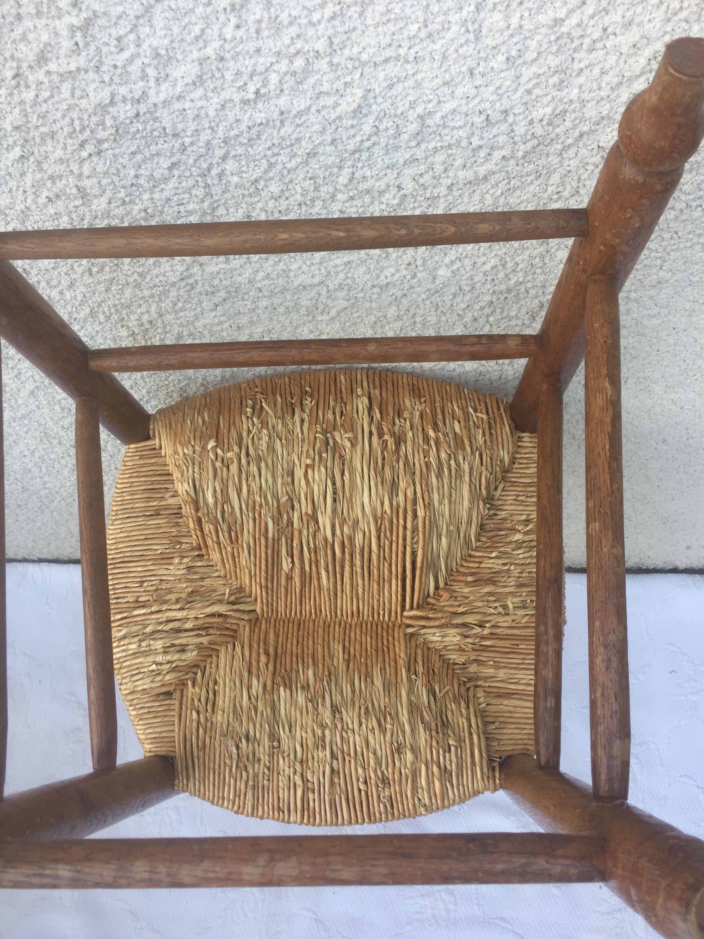 4 mulched country chairs