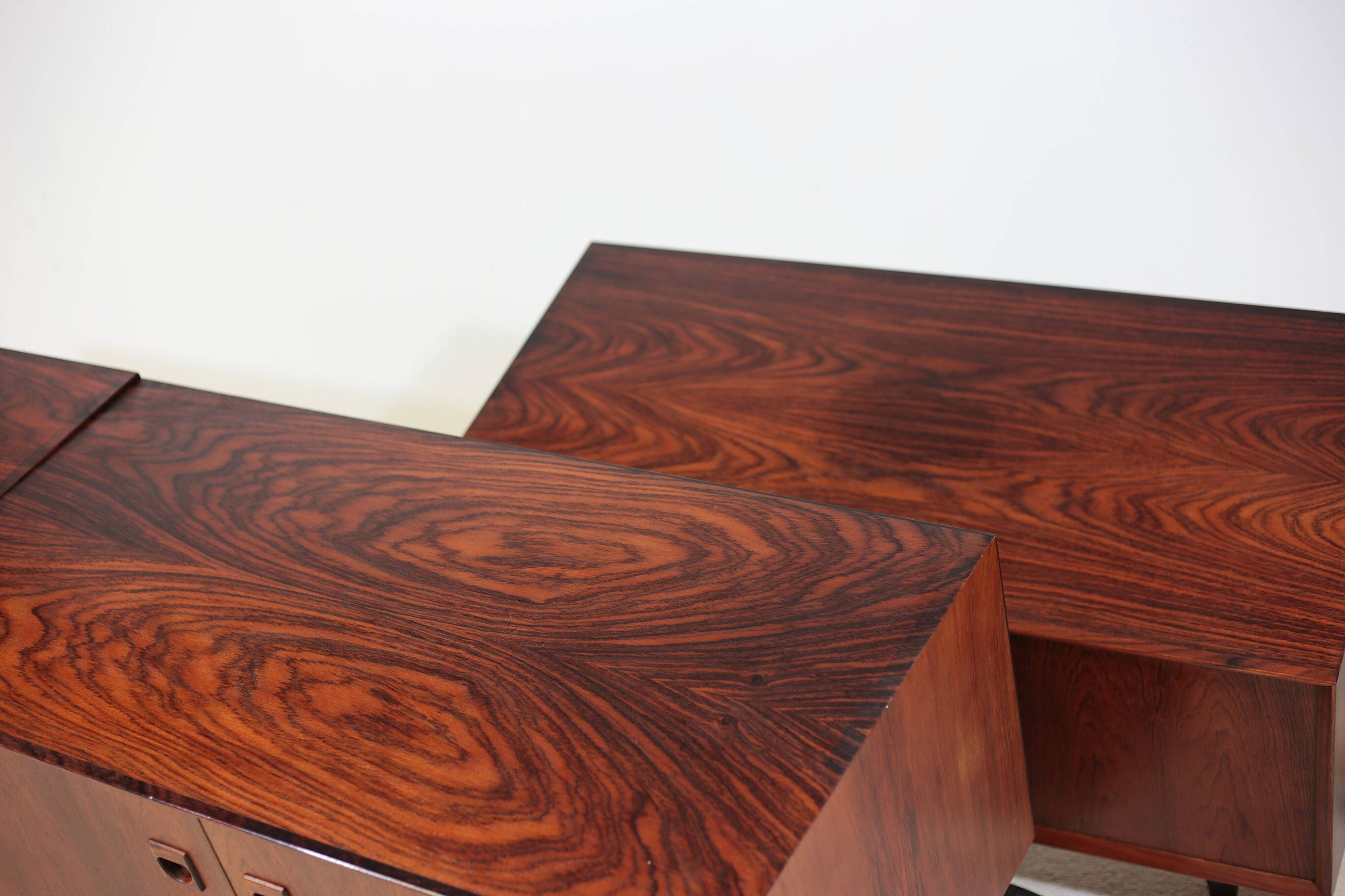 Brouer buffets in rosewood