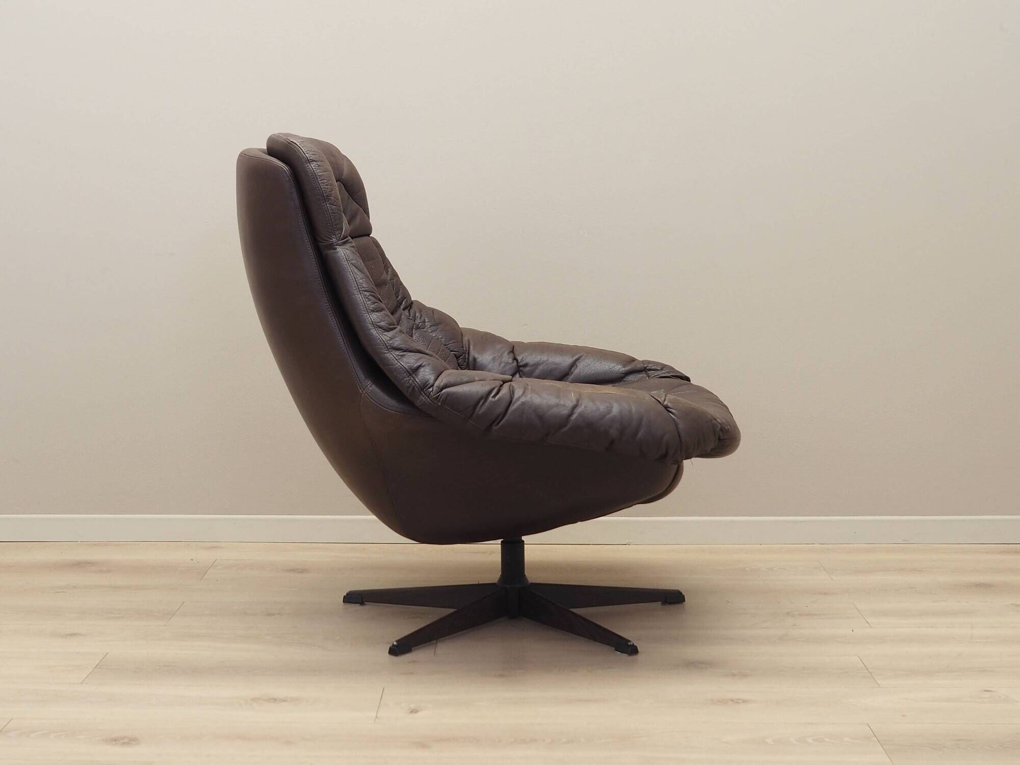 Leather swivel armchair, Danish design, 1960s, designer: H.W. Klein, manufacture: Bramin