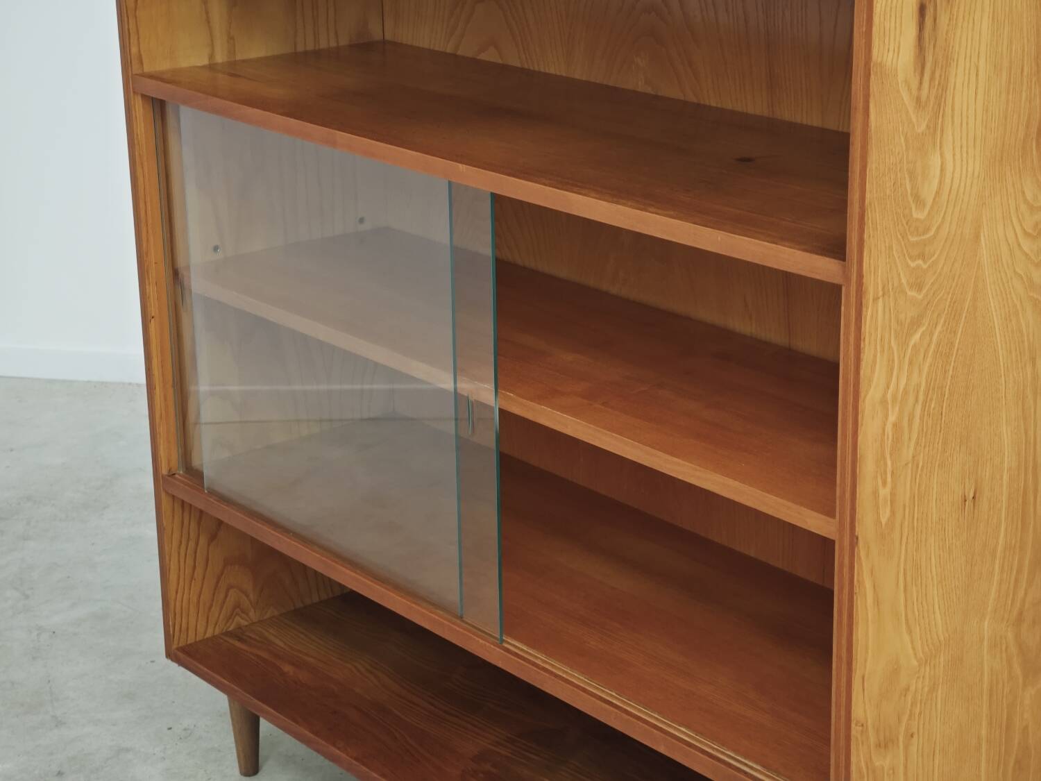 Libena 1960 glass display cabinet / bookcase