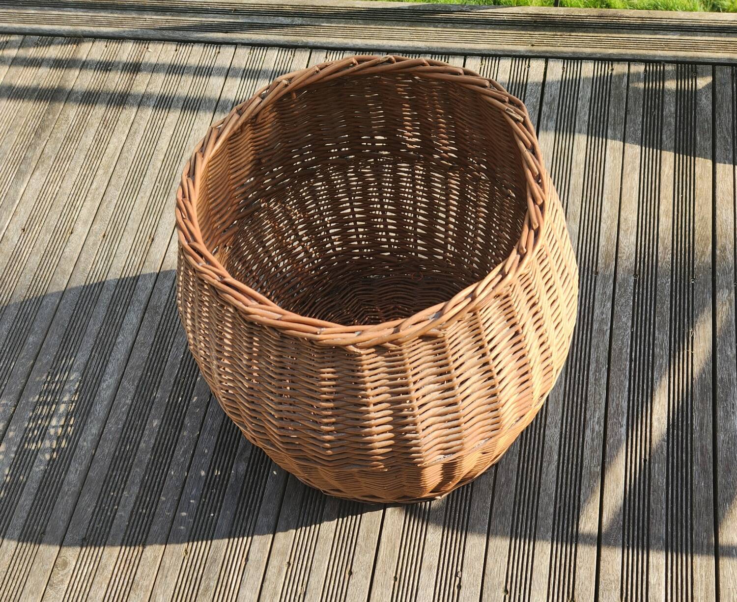 Wicker planter