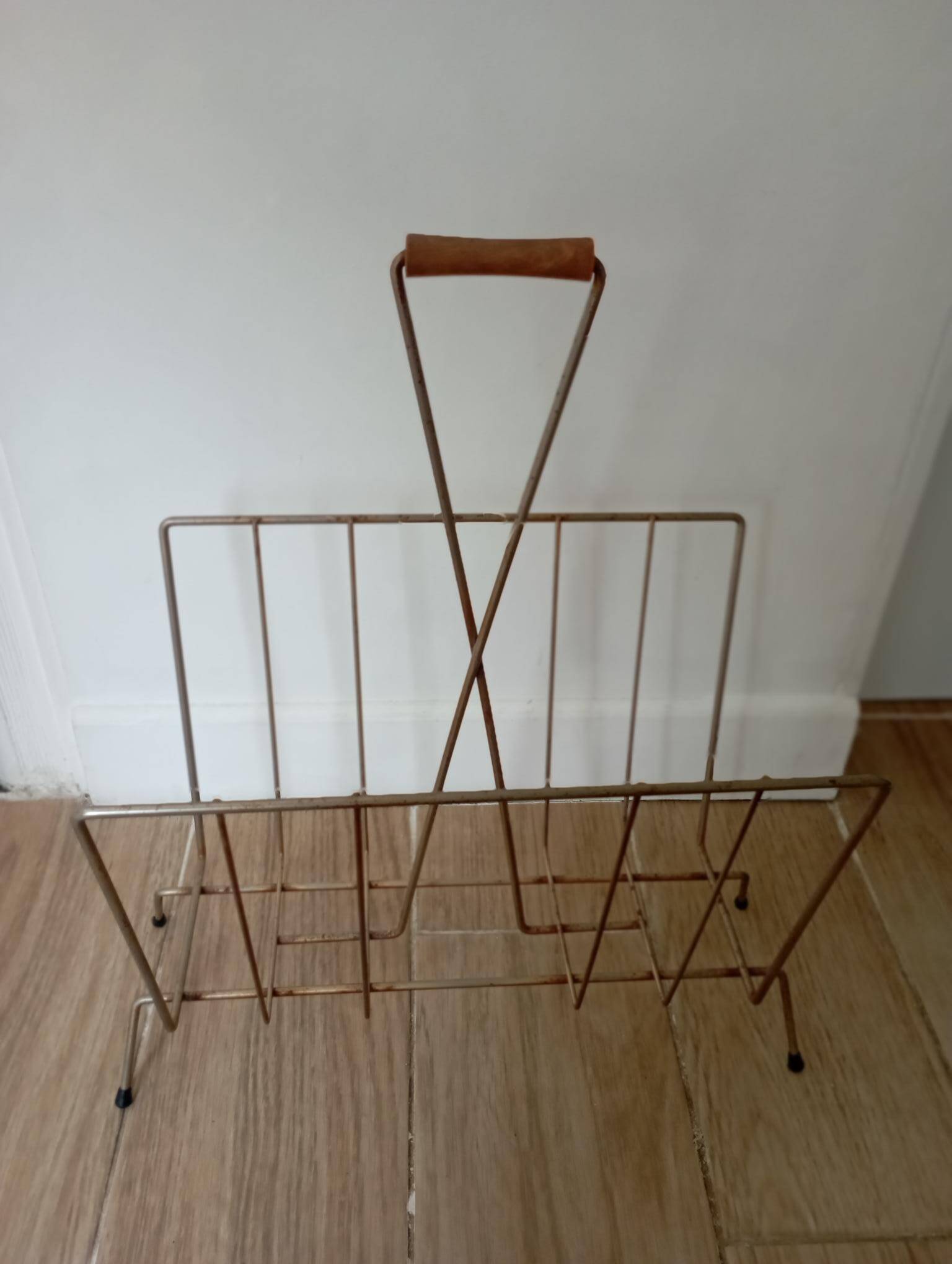 Metal/brass magazine rack