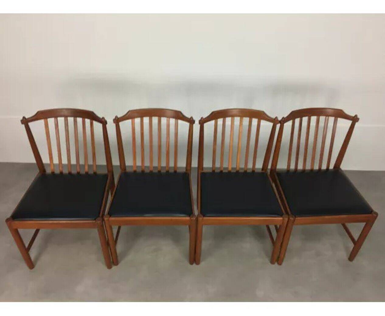 4 Scandinavian teak chairs with slats from the 1960s.
