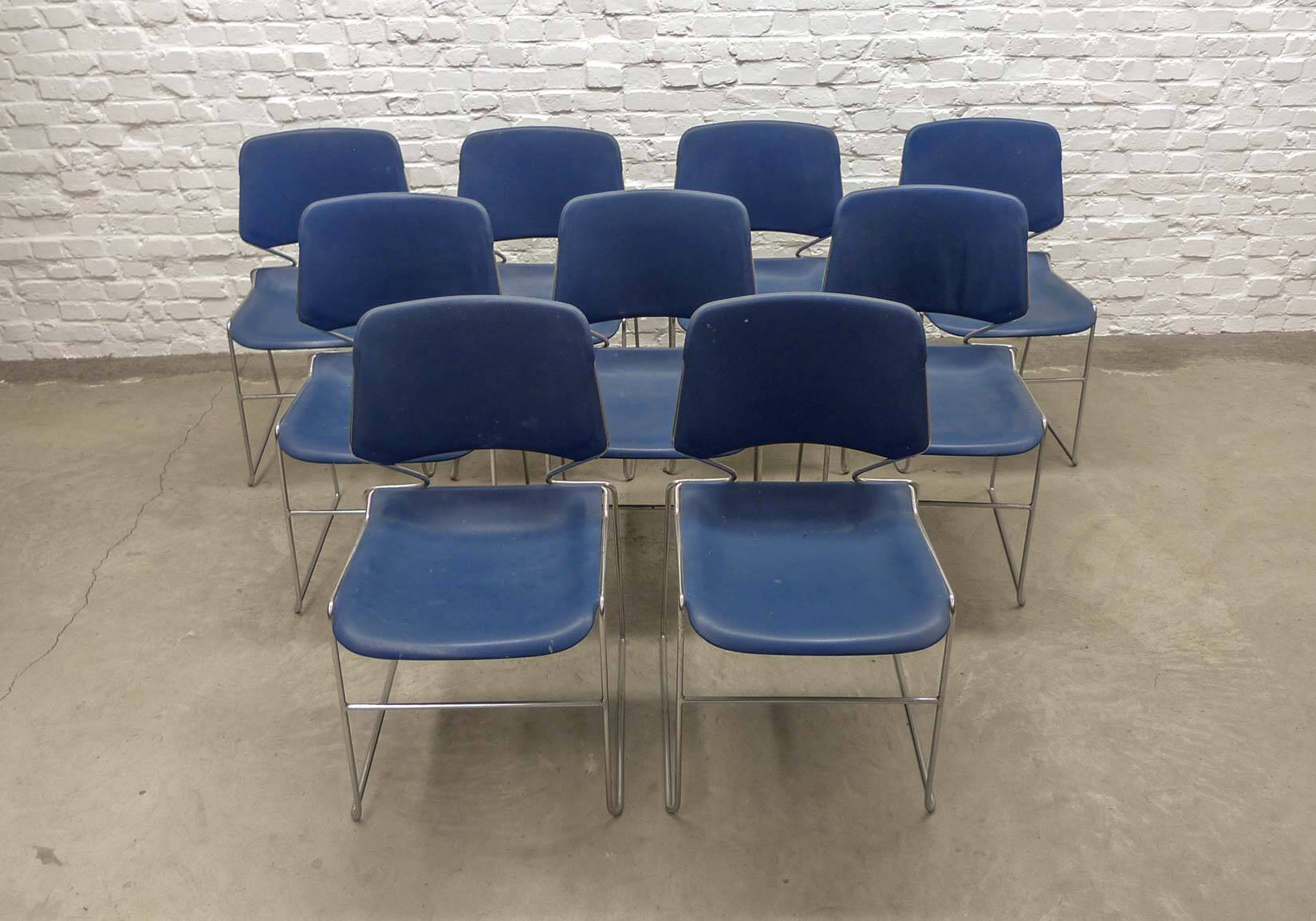 Chaises de salle à manger empilables minimalistes Matrix Krueger par Thomas Tolleson années 70