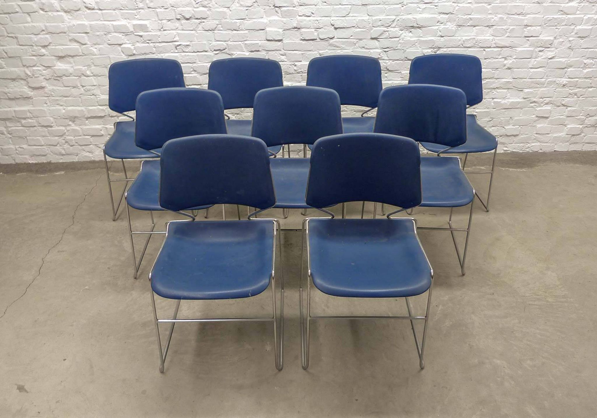 Chaises de salle à manger empilables minimalistes Matrix Krueger par Thomas Tolleson années 70