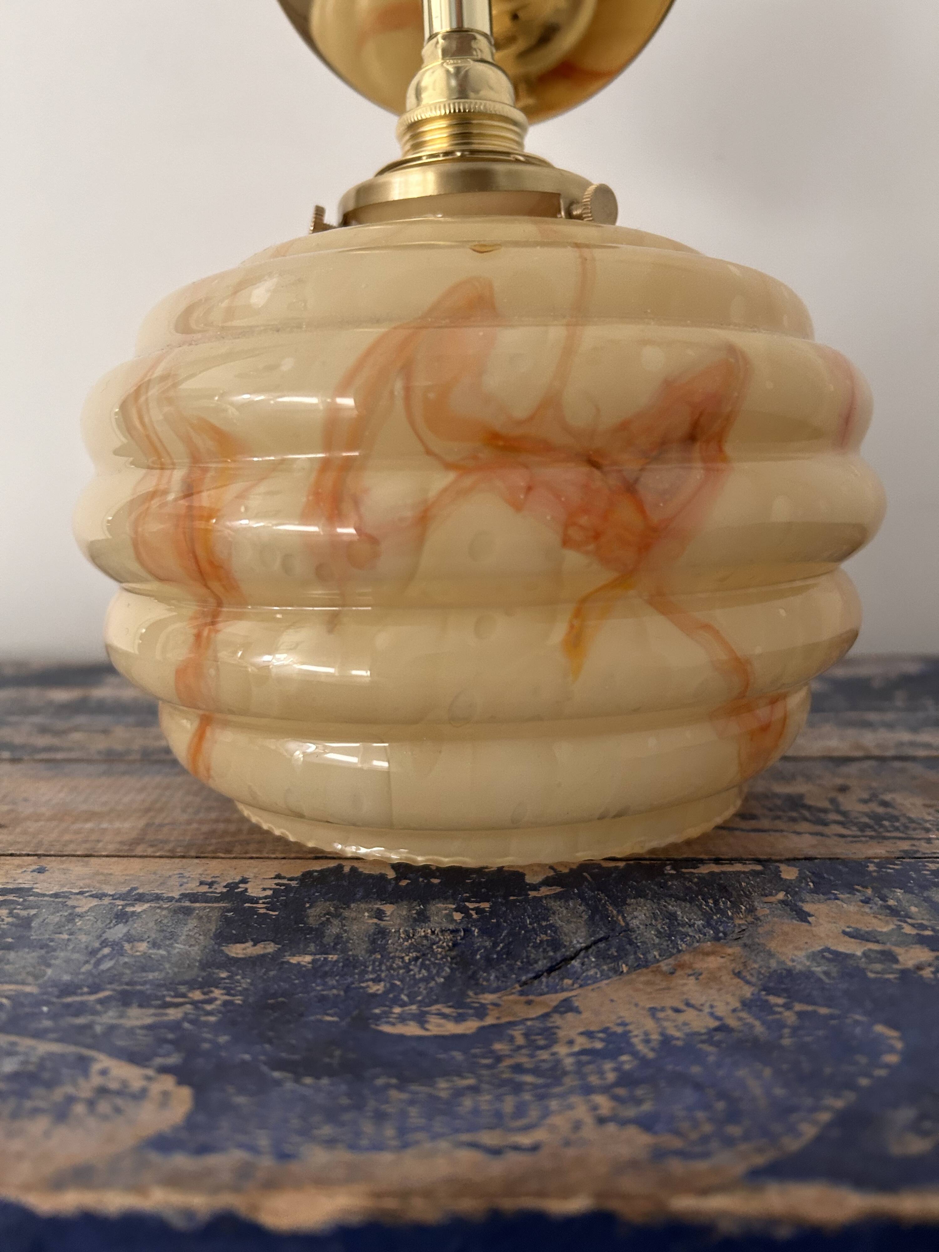Wall light in marbled opaline