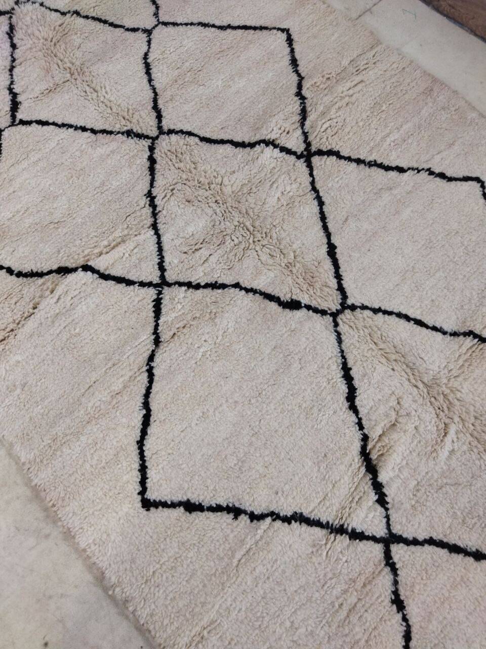 Handmade wool Berber rug 255 x 150 cm