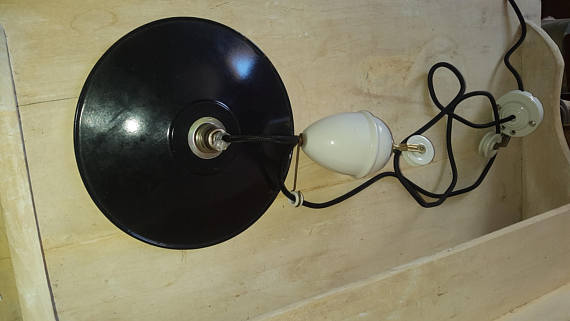 Black and white enamelled metal suspension