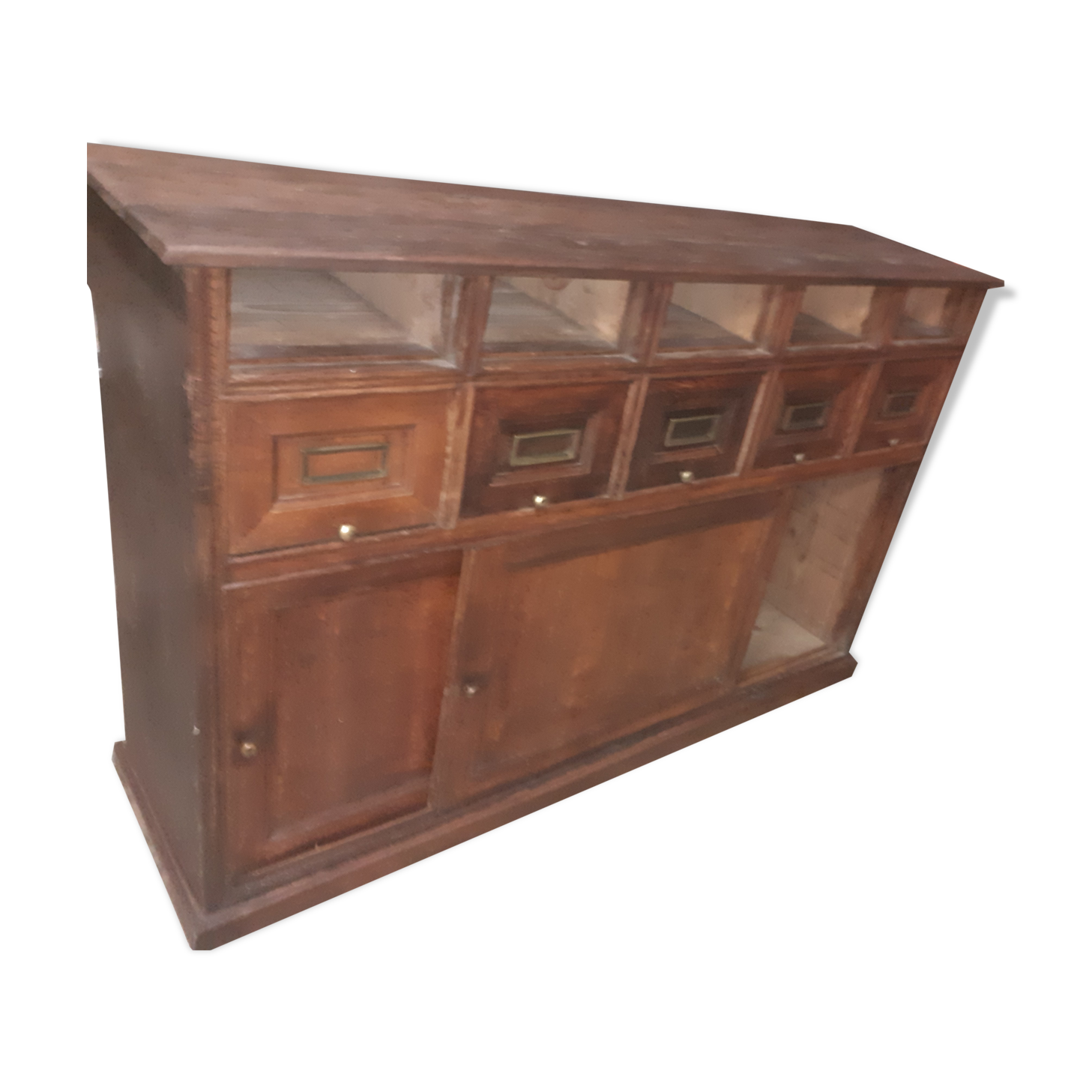 Entry furniture from a notary's minutiae