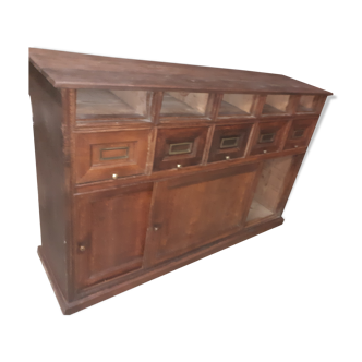 Entry furniture from a notary's minutiae