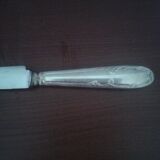 Service of 12 knives with silver metal pitches