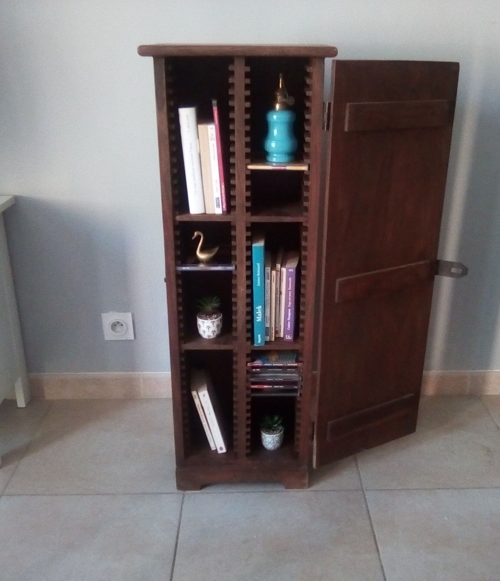 Scottish storage cabinet 80s