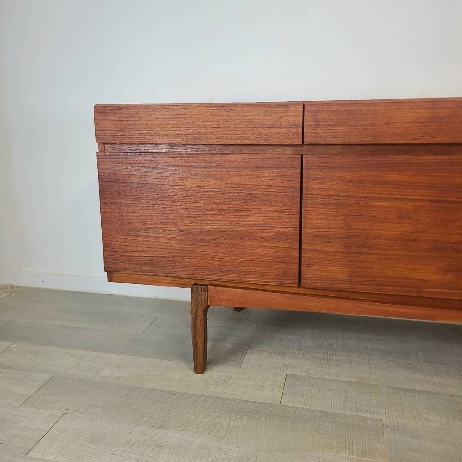Enfilade danoise design Ib Kofod Larsen teck vintage années 1960 scand