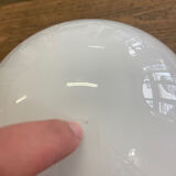 Globe ancien en opaline blanche 20cm