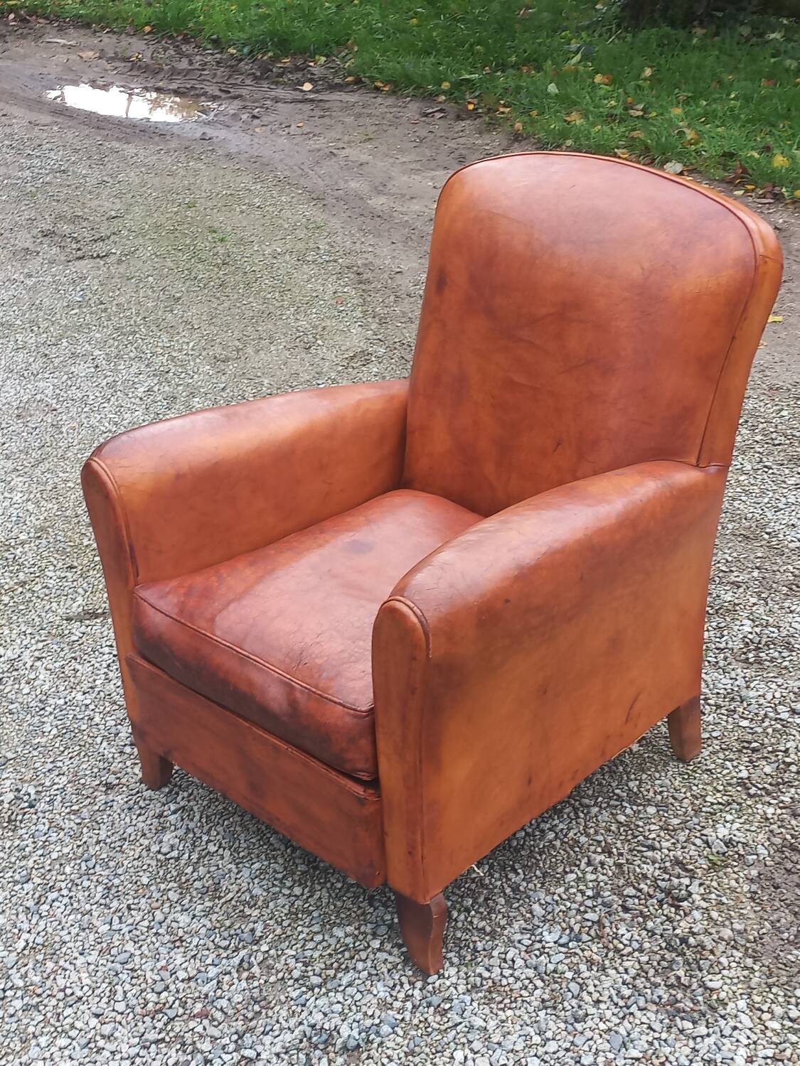 Art deco leather club chair from the 1930s