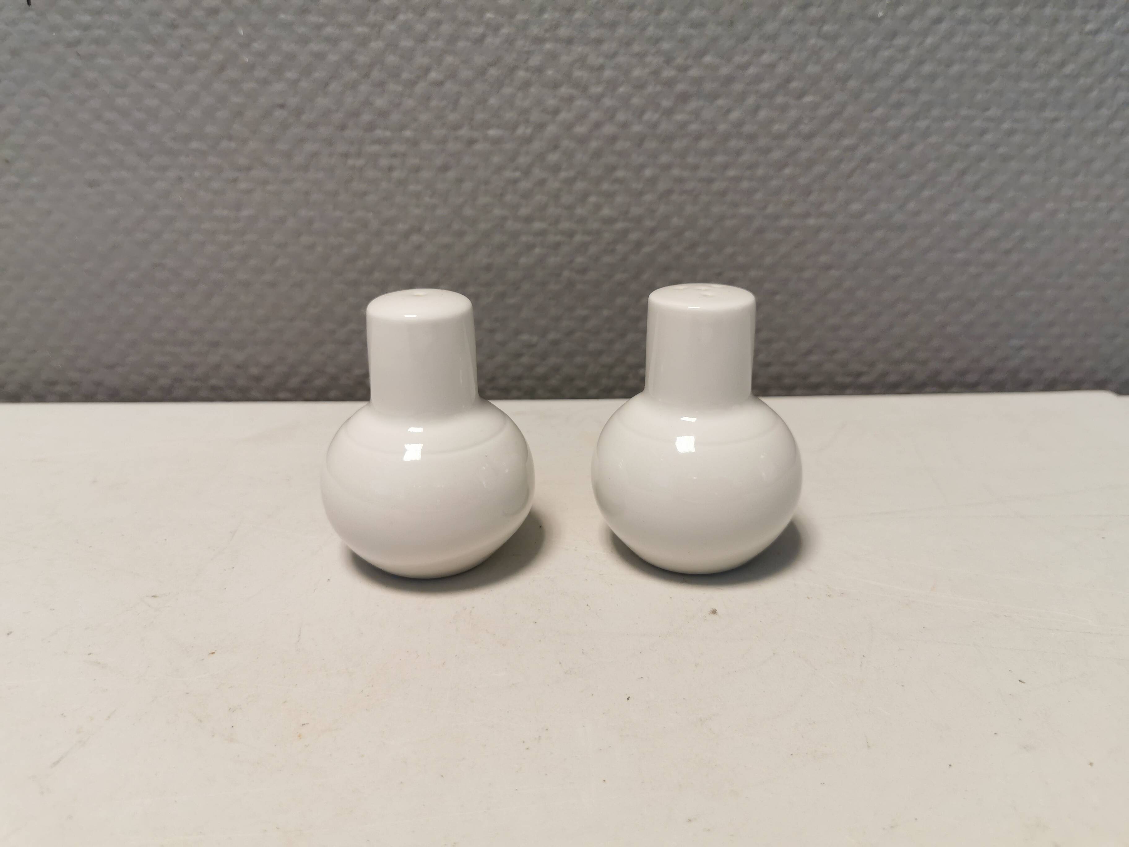 Bing and Grondahl (B&G) Salt and Pepper set No 531/541 model Casablanca estimated 1950s Denmark.