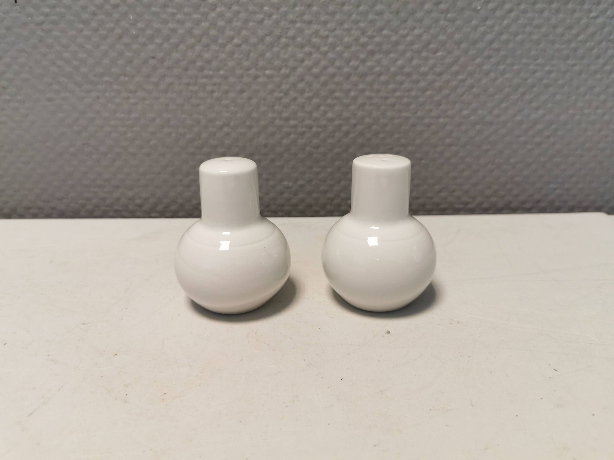 Bing and Grondahl (B&G) Salt and Pepper set No 531/541 model Casablanca estimated 1950s Denmark.