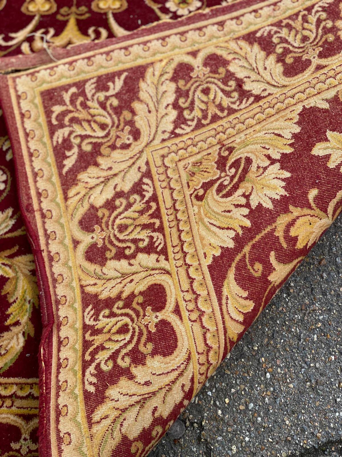 Persian wool rug in burgundy 200x300