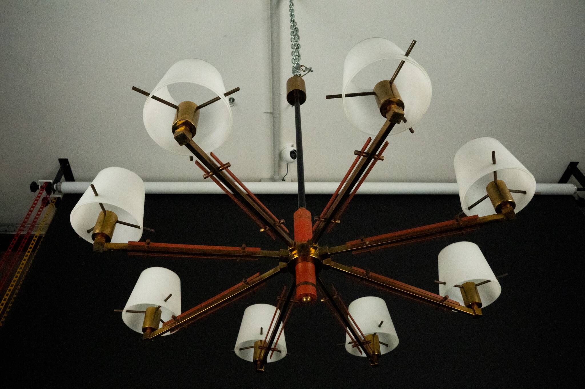 Mid-Century 8 arms Stilnovo chandelier in opaline, brass and red lacquer.