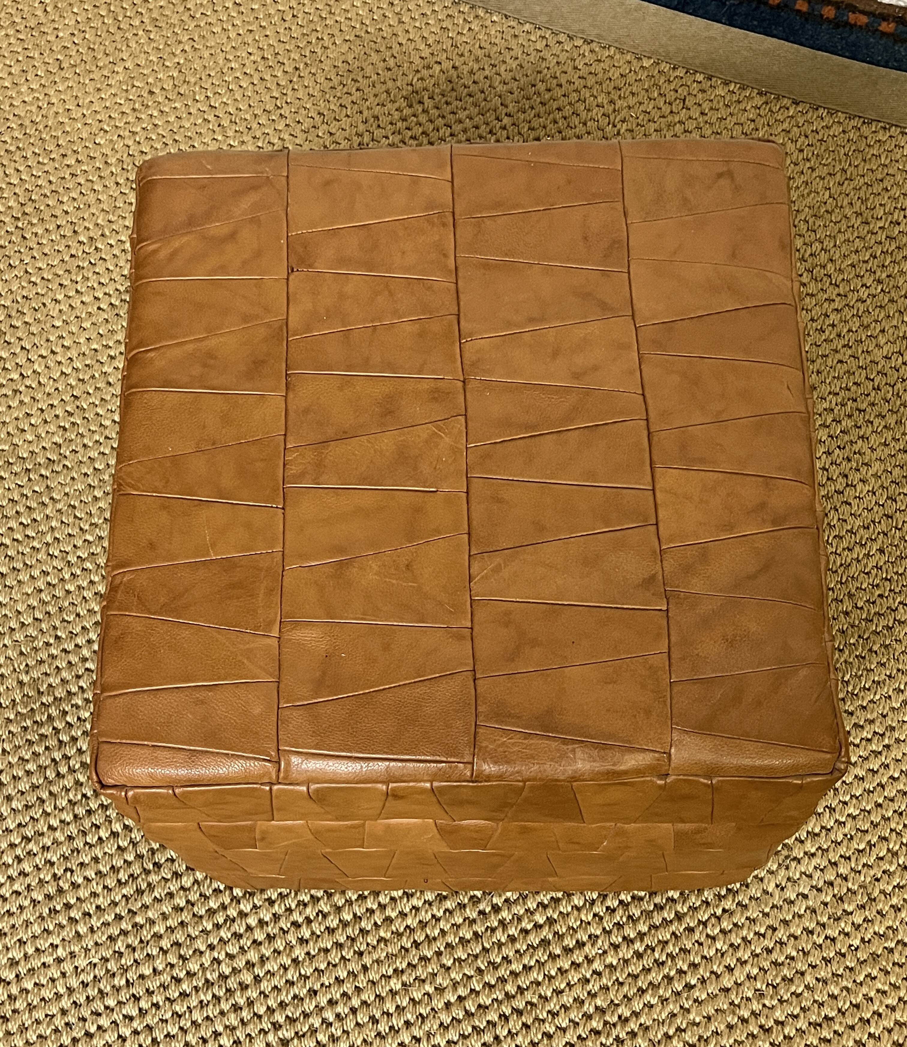 Vintage Sede leather pouf with chest