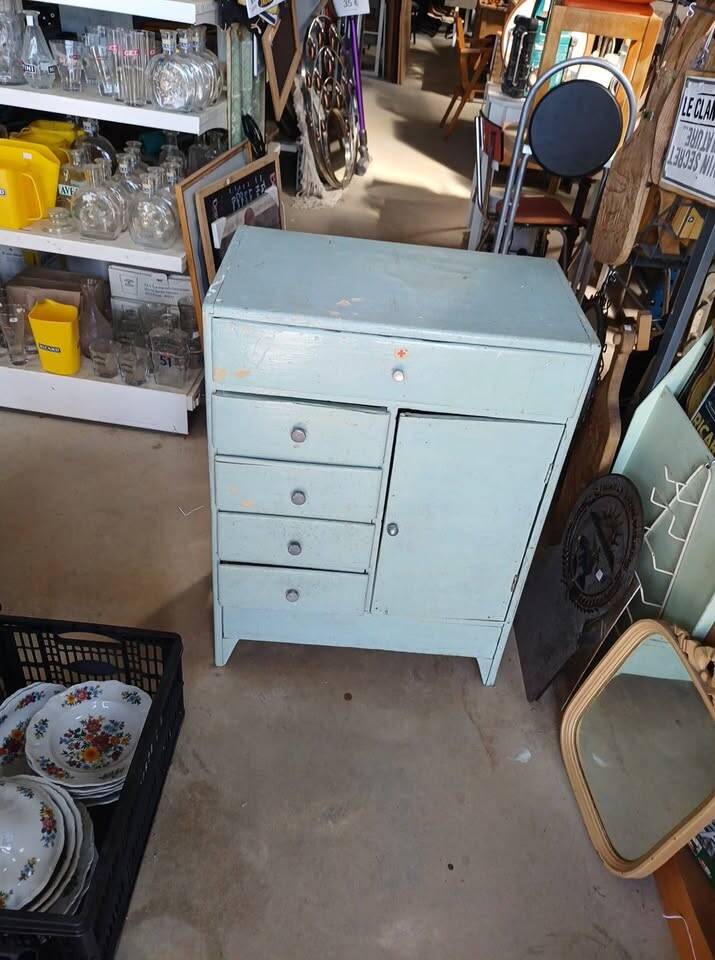 Trade furniture / Vintage celadon blue chest of drawers