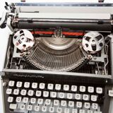 Typewriter Remington Monarch