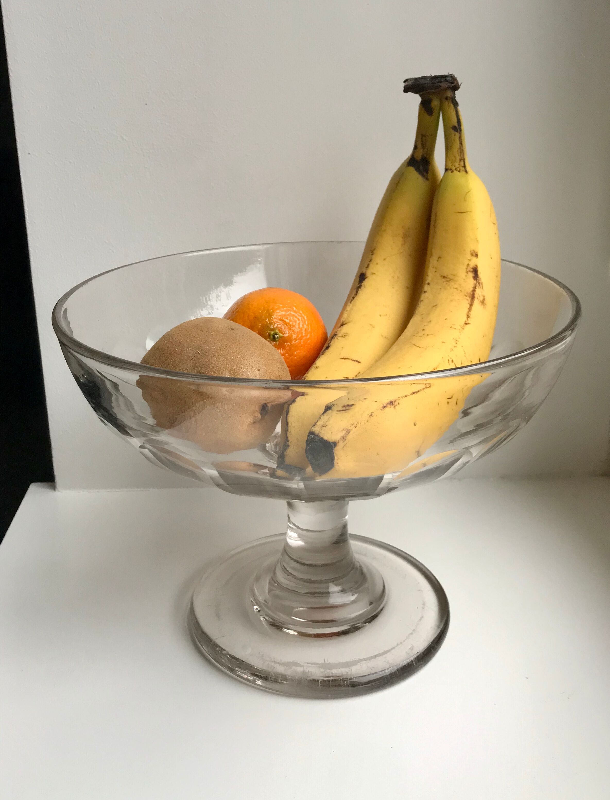 Compotier corbeille à fruit en verre moulé début XXème